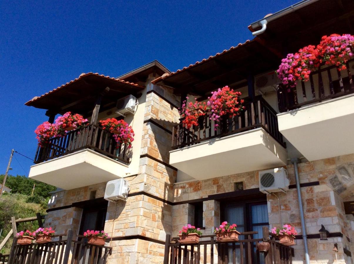 Petrini Gonia Aparthotel Livadherón Buitenkant foto