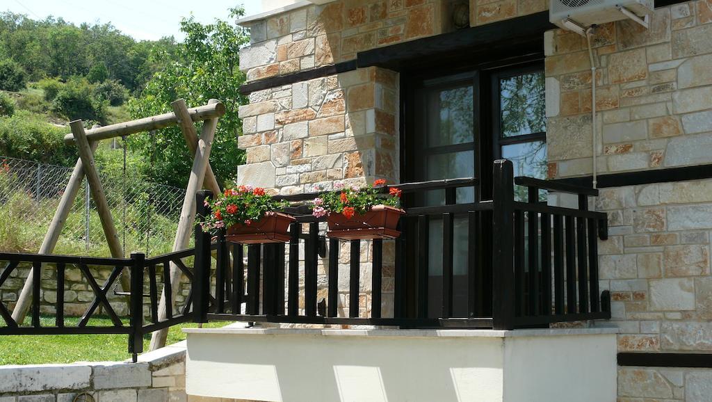 Petrini Gonia Aparthotel Livadherón Buitenkant foto